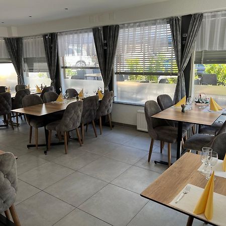 Hotel Restaurant Du Moulin Fleurier ภายนอก รูปภาพ