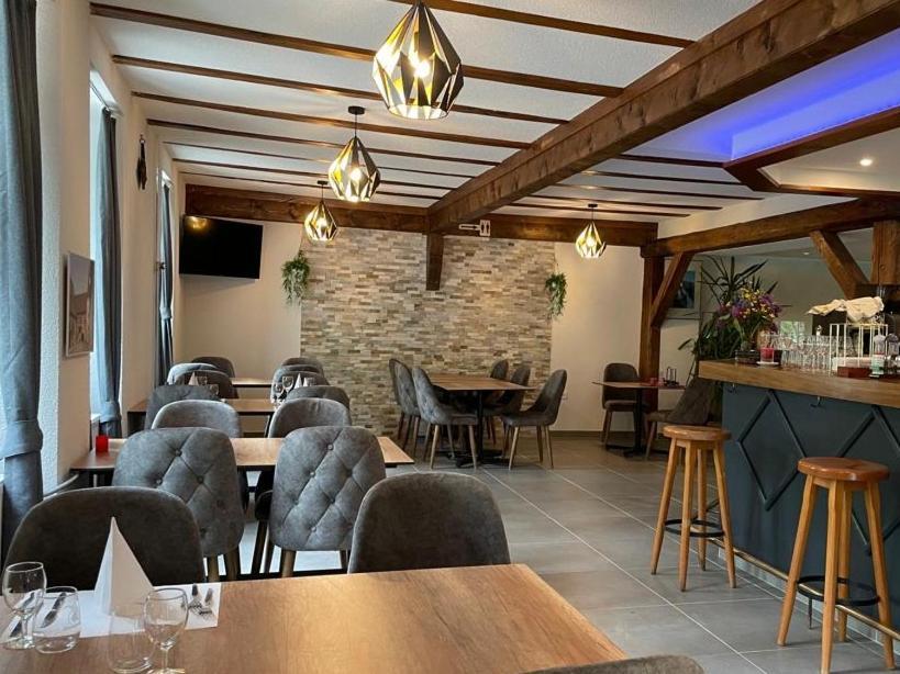 Hotel Restaurant Du Moulin Fleurier ภายนอก รูปภาพ